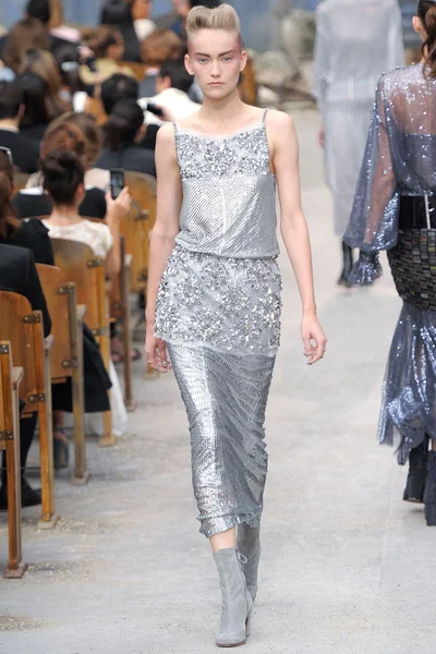 Look 60